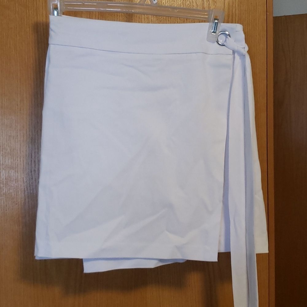 NWT white skort